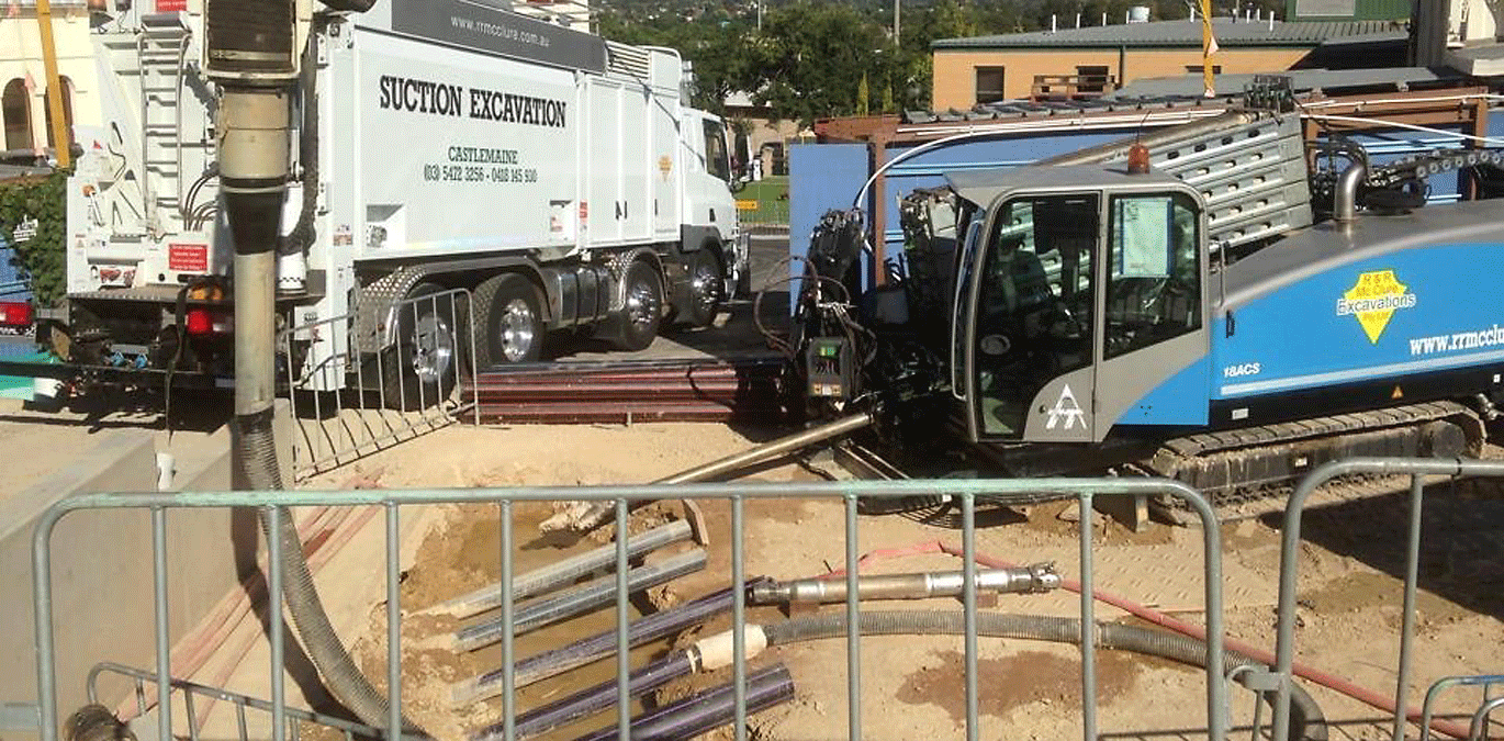 Kabel und Leitungen freilegen mit Saugbagger